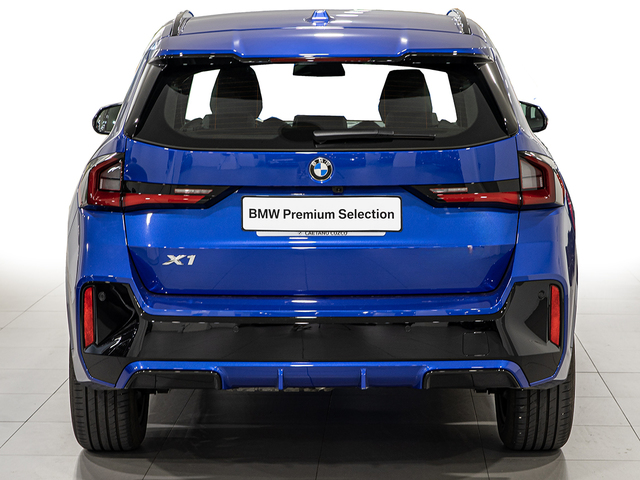 BMW X1 sDrive20d color Azul. Año 2024. 120KW(163CV). Diésel. En concesionario Caetano Cuzco, Alcalá de Madrid