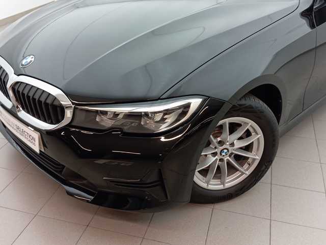 BMW Serie 3 318d color Negro. Año 2022. 110KW(150CV). Diésel. En concesionario Augusta Aragon S.A. de Zaragoza