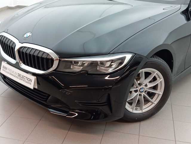 BMW Serie 3 318d color Negro. Año 2022. 110KW(150CV). Diésel. En concesionario Augusta Aragon S.A. de Zaragoza