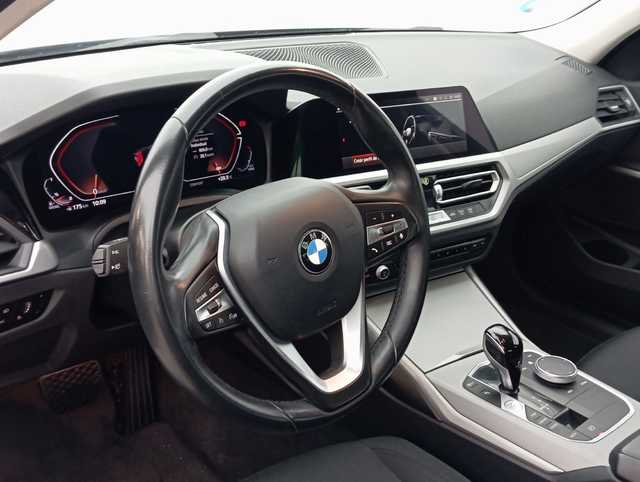 BMW Serie 3 318d color Negro. Año 2022. 110KW(150CV). Diésel. En concesionario Augusta Aragon S.A. de Zaragoza