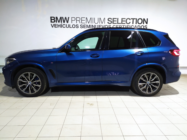BMW X5 xDrive30d color Azul. Año 2023. 210KW(286CV). Diésel. En concesionario Hispamovil Elche de Alicante