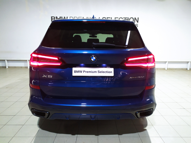 BMW X5 xDrive30d color Azul. Año 2023. 210KW(286CV). Diésel. En concesionario Hispamovil Elche de Alicante