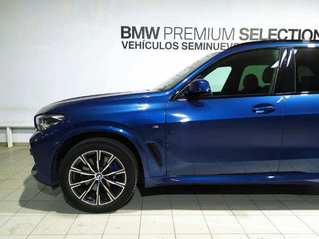 BMW X5 xDrive30d color Azul. Año 2023. 210KW(286CV). Diésel. En concesionario Hispamovil Elche de Alicante