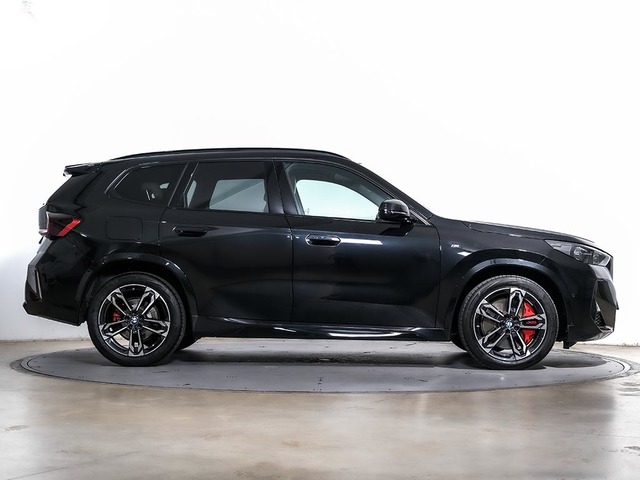 BMW X1 sDrive20d color Negro. Año 2024. 120KW(163CV). Híbrido Electro/Diesel. En concesionario Oliva Motor Tarragona de Tarragona