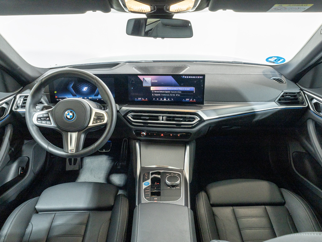 BMW i4 eDrive40 color Negro. Año 2025. 250KW(340CV). Eléctrico. En concesionario Oliva Motor Girona de Girona