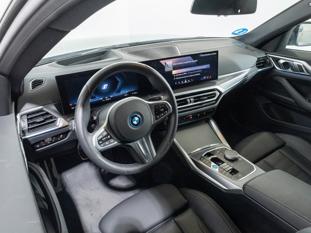 BMW i4 eDrive40 color Negro. Año 2025. 250KW(340CV). Eléctrico. En concesionario Oliva Motor Girona de Girona