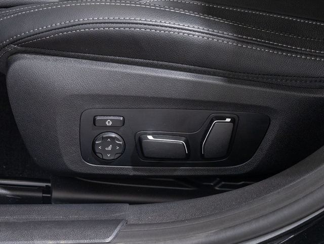 BMW i4 eDrive40 color Negro. Año 2025. 250KW(340CV). Eléctrico. En concesionario Oliva Motor Girona de Girona