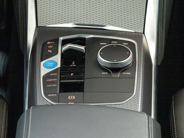BMW i4 eDrive40 color Negro. Año 2025. 250KW(340CV). Eléctrico. En concesionario Oliva Motor Girona de Girona