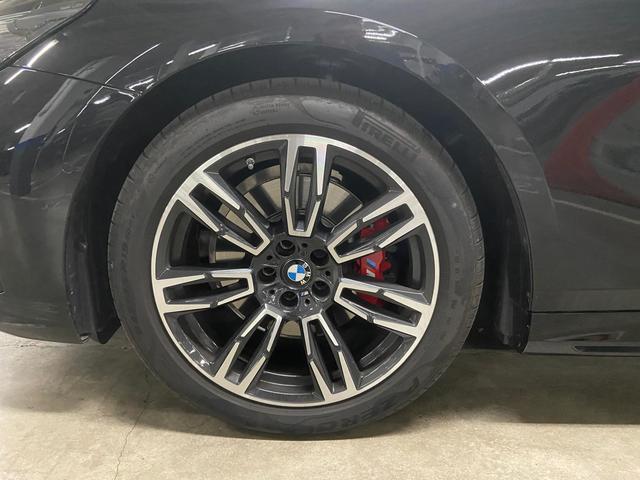 BMW Serie 5 520d color Negro. Año 2025. 145KW(197CV). Diésel. En concesionario BYmyCAR Madrid - Algete de Madrid