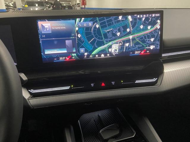 BMW Serie 5 520d color Negro. Año 2025. 145KW(197CV). Diésel. En concesionario BYmyCAR Madrid - Algete de Madrid