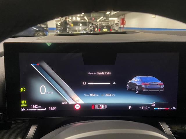 BMW Serie 5 520d color Negro. Año 2025. 145KW(197CV). Diésel. En concesionario BYmyCAR Madrid - Algete de Madrid