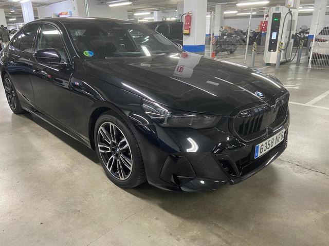 BMW Serie 5 520d color Negro. Año 2025. 145KW(197CV). Diésel. En concesionario BYmyCAR Madrid - Algete de Madrid