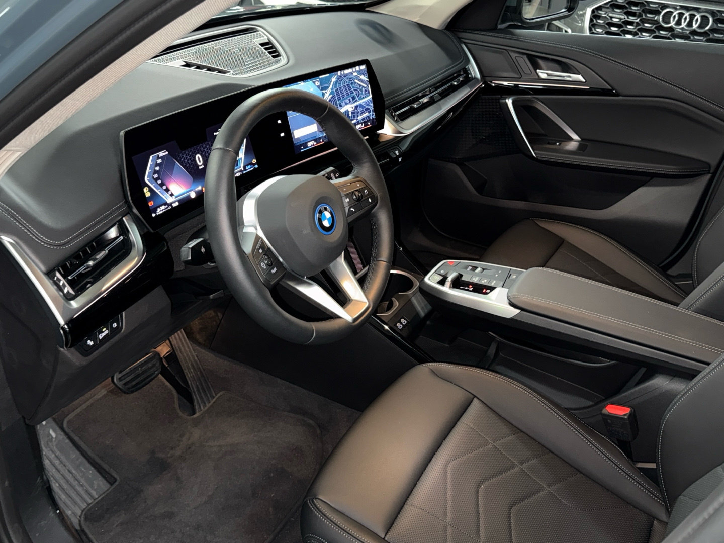 BMW X1 xDrive25e color Verde. Año 2025. 180KW(245CV). Híbrido Electro/Gasolina. En concesionario BYmyCAR Madrid - Algete de Madrid