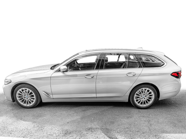 BMW Serie 5 520d Touring color Blanco. Año 2021. 140KW(190CV). Diésel. En concesionario Caetano Cuzco Raimundo Fernandez Villaverde, 45 de Madrid