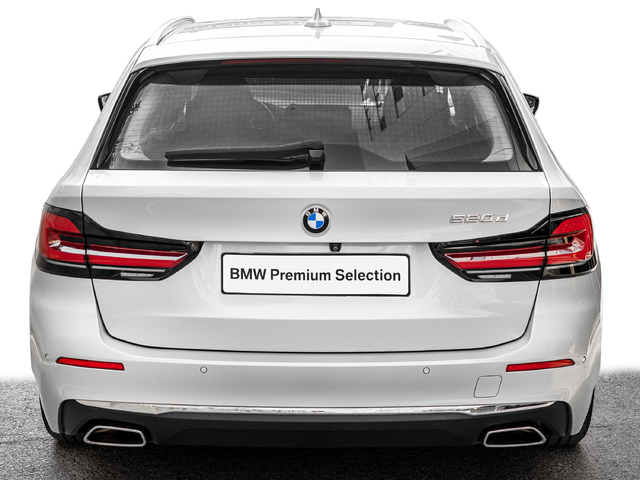 BMW Serie 5 520d Touring color Blanco. Año 2021. 140KW(190CV). Diésel. En concesionario Caetano Cuzco Raimundo Fernandez Villaverde, 45 de Madrid