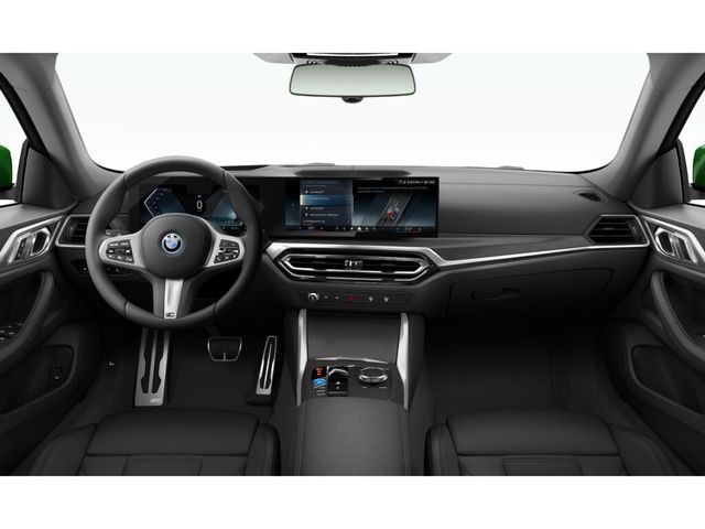 BMW i4 eDrive40 color Verde. Año 2024. 250KW(340CV). Eléctrico. En concesionario Motri Motor Jaén de Jaén