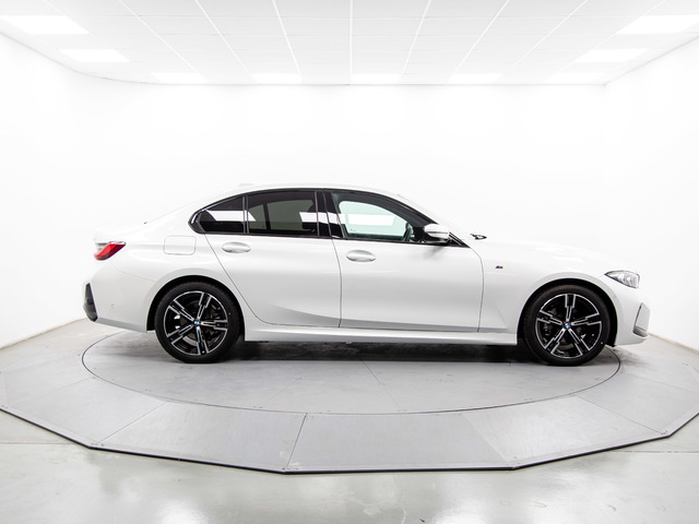 BMW Serie 3 318d color Blanco. Año 2024. 110KW(150CV). Diésel. En concesionario Móvil Begar Alicante de Alicante