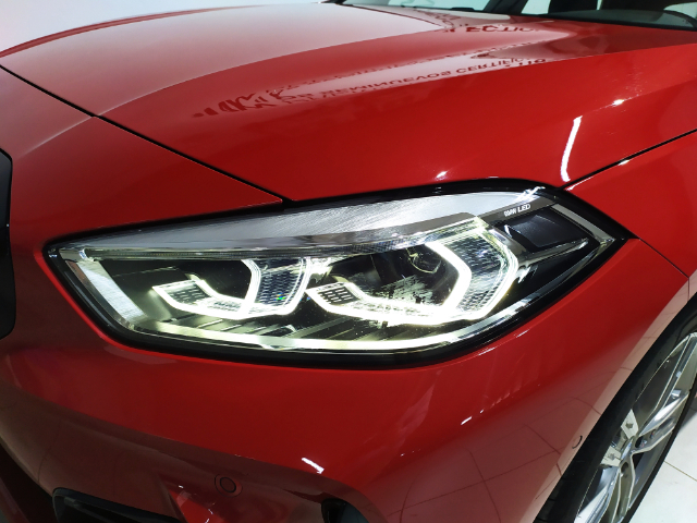 BMW Serie 1 118d color Rojo. Año 2024. 110KW(150CV). Diésel. En concesionario Hispamovil Elche de Alicante