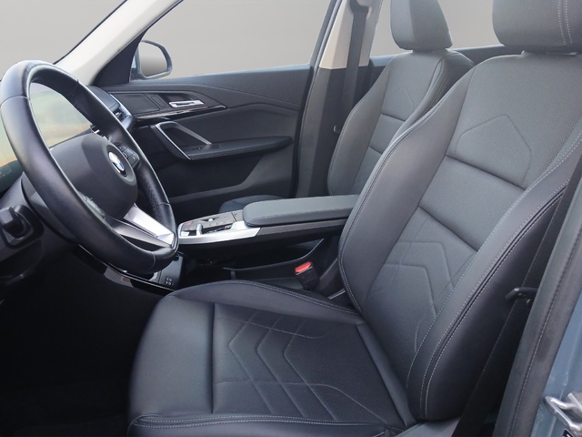 BMW X1 sDrive18d color Verde. Año 2023. 110KW(150CV). Diésel. En concesionario GANDIA Automoviles Fersan, S.A. de Valencia