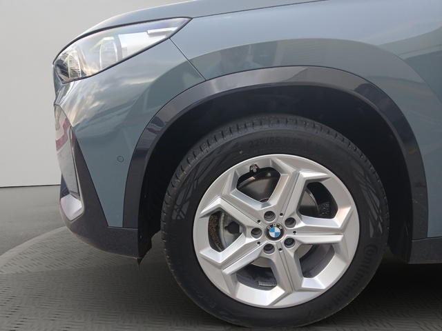 BMW X1 sDrive18d color Verde. Año 2023. 110KW(150CV). Diésel. En concesionario GANDIA Automoviles Fersan, S.A. de Valencia