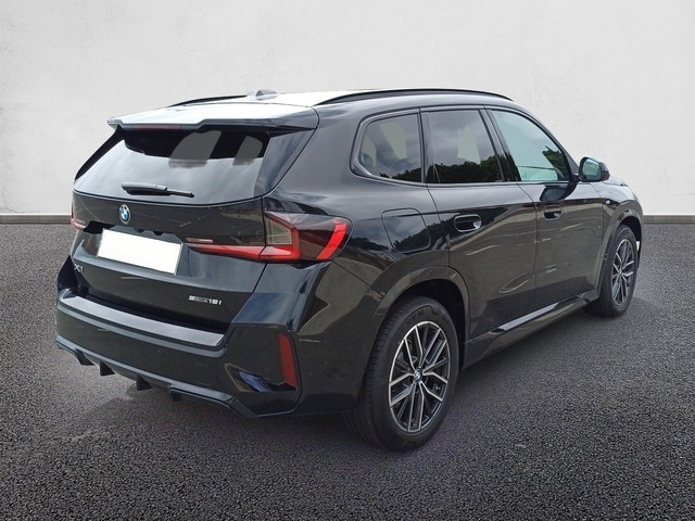 BMW X1 sDrive18i color Negro. Año 2025. 100KW(136CV). Gasolina. En concesionario Marmotor de Las Palmas