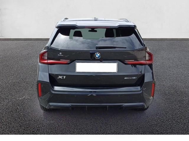 BMW X1 sDrive18i color Negro. Año 2025. 100KW(136CV). Gasolina. En concesionario Marmotor de Las Palmas