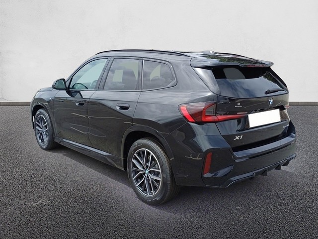 BMW X1 sDrive18i color Negro. Año 2025. 100KW(136CV). Gasolina. En concesionario Marmotor de Las Palmas
