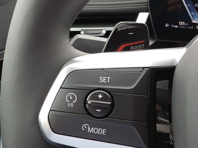BMW X1 sDrive18i color Negro. Año 2025. 100KW(136CV). Gasolina. En concesionario Marmotor de Las Palmas