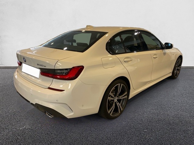 BMW Serie 3 330e color Blanco. Año 2020. 215KW(292CV). Híbrido Electro/Gasolina. En concesionario Marmotor de Las Palmas