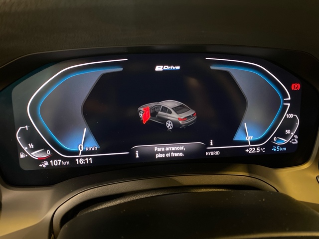 BMW Serie 3 330e color Blanco. Año 2020. 215KW(292CV). Híbrido Electro/Gasolina. En concesionario Marmotor de Las Palmas
