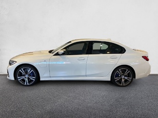 Fotos de BMW Serie 3 330e color Blanco. Año 2020. 215KW(292CV). Híbrido Electro/Gasolina. En concesionario Marmotor de Las Palmas