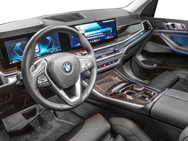 BMW X5 xDrive50e color Blanco. Año 2025. 360KW(489CV). Híbrido Electro/Gasolina. En concesionario Caetano Cuzco, Salvatierra de Madrid