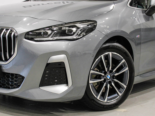 BMW Serie 2 218i Active Tourer color Gris. Año 2024. 100KW(136CV). Gasolina. En concesionario Barcelona Premium -- GRAN VIA de Barcelona