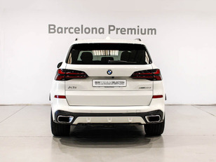 BMW X5 xDrive30d color Blanco. Año 2024. 219KW(298CV). Diésel. En concesionario Barcelona Premium -- GRAN VIA de Barcelona