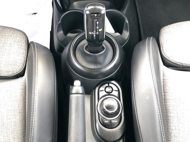 fotoG 16 del MINI MINI Cooper 5 Puertas 100 kW (136 CV) 136cv Gasolina del 2023 en Illes Balears