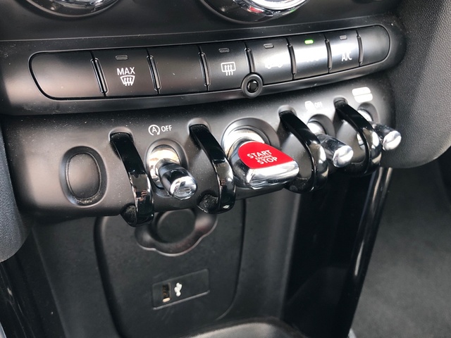 fotoG 20 del MINI MINI Cooper 5 Puertas 100 kW (136 CV) 136cv Gasolina del 2023 en Illes Balears