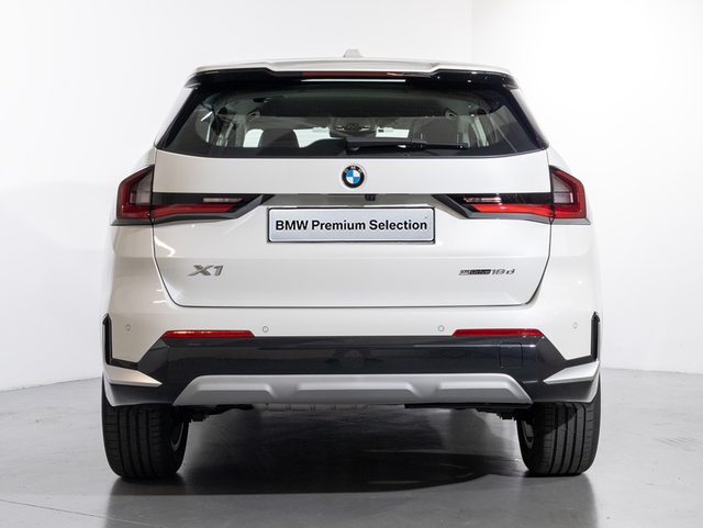 BMW X1 sDrive18d color Blanco. Año 2024. 110KW(150CV). Diésel. En concesionario Oliva Motor Girona de Girona