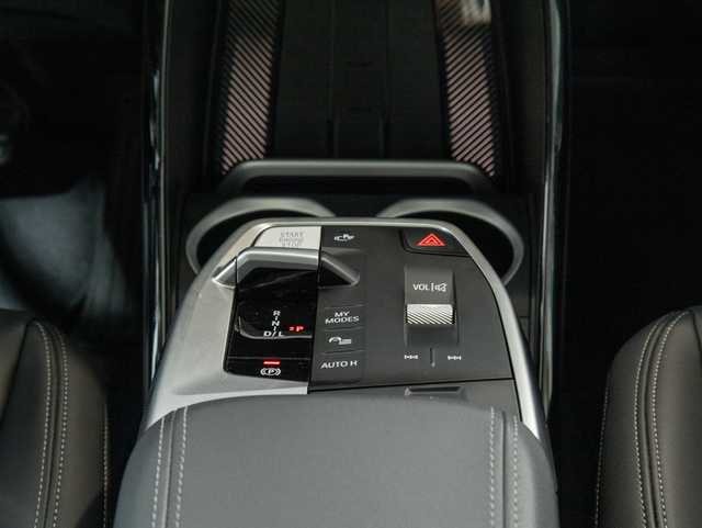 BMW X1 sDrive18d color Blanco. Año 2024. 110KW(150CV). Diésel. En concesionario Oliva Motor Girona de Girona