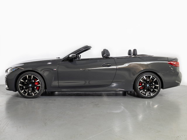 BMW Serie 4 430i Cabrio color Gris. Año 2025. 180KW(245CV). Gasolina. En concesionario Oliva Motor Girona de Girona