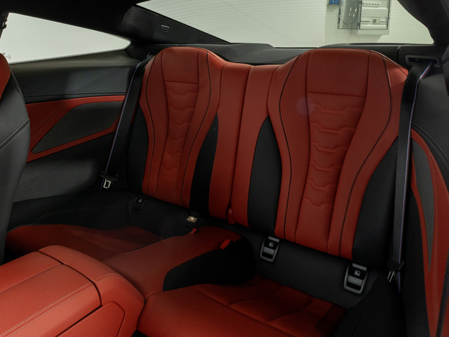 BMW Serie 8 840d Coupe color Azul. Año 2025. 250KW(340CV). Diésel. En concesionario Oliva Motor Girona de Girona