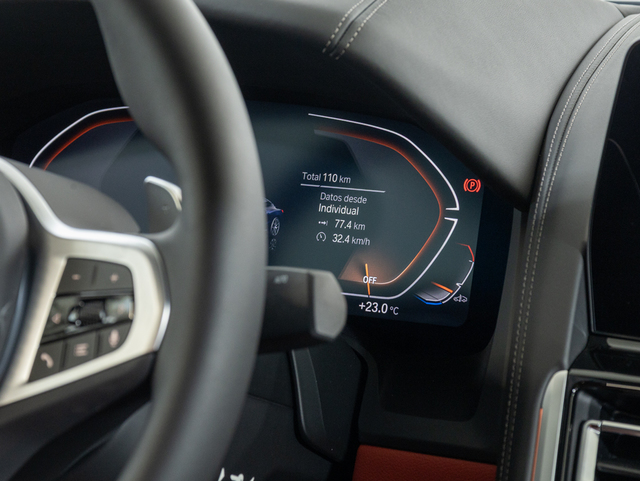 BMW Serie 8 840d Coupe color Azul. Año 2025. 250KW(340CV). Diésel. En concesionario Oliva Motor Girona de Girona