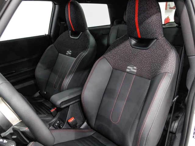 fotoG 22 del MINI MINI 3 Puertas Cooper S 150 kW (204 CV) 204cv Gasolina del 2024 en Barcelona