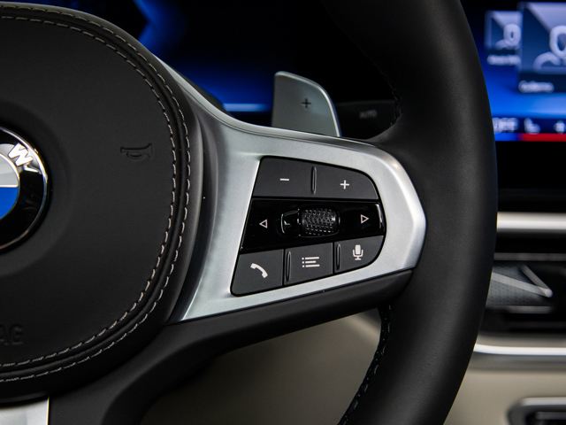 BMW X6 xDrive30d color Gris. Año 2025. 210KW(286CV). Diésel. En concesionario BMW Fuenteolid Valladolid de Valladolid