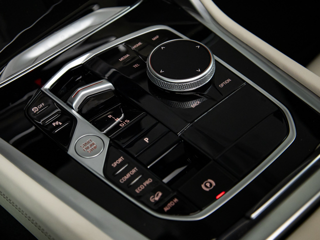 BMW X6 xDrive30d color Gris. Año 2025. 210KW(286CV). Diésel. En concesionario BMW Fuenteolid Valladolid de Valladolid