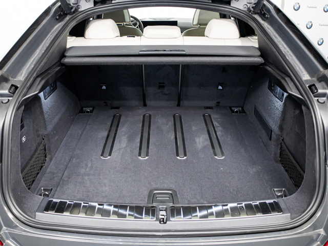 BMW X6 xDrive30d color Gris. Año 2025. 210KW(286CV). Diésel. En concesionario BMW Fuenteolid Valladolid de Valladolid