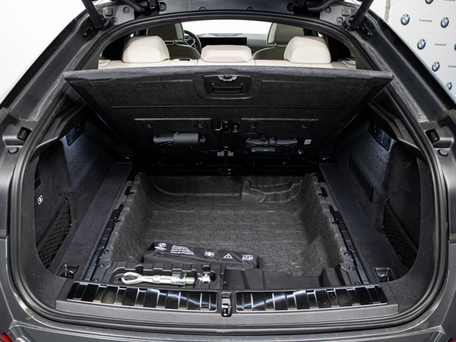 BMW X6 xDrive30d color Gris. Año 2025. 210KW(286CV). Diésel. En concesionario BMW Fuenteolid Valladolid de Valladolid