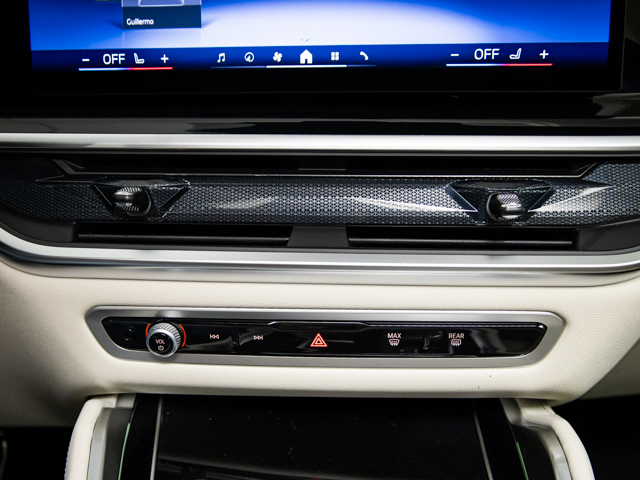 BMW X6 xDrive30d color Gris. Año 2025. 210KW(286CV). Diésel. En concesionario BMW Fuenteolid Valladolid de Valladolid