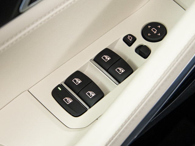 BMW X6 xDrive30d color Gris. Año 2025. 210KW(286CV). Diésel. En concesionario BMW Fuenteolid Valladolid de Valladolid