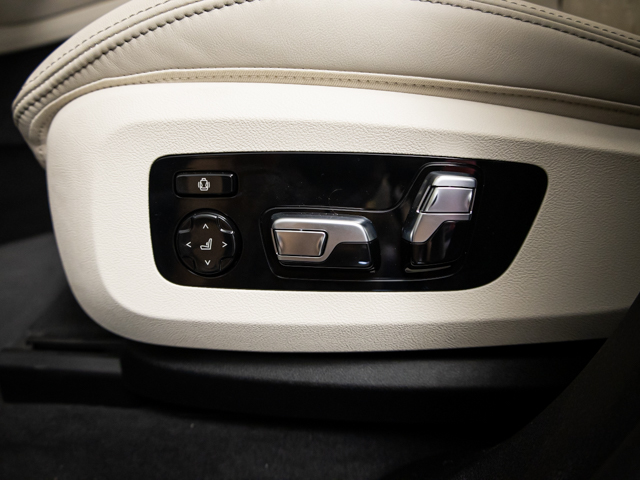 BMW X6 xDrive30d color Gris. Año 2025. 210KW(286CV). Diésel. En concesionario BMW Fuenteolid Valladolid de Valladolid