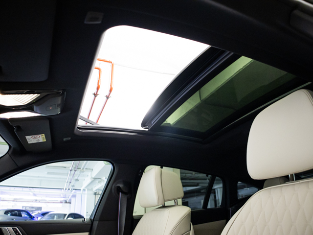 BMW X6 xDrive30d color Gris. Año 2025. 210KW(286CV). Diésel. En concesionario BMW Fuenteolid Valladolid de Valladolid